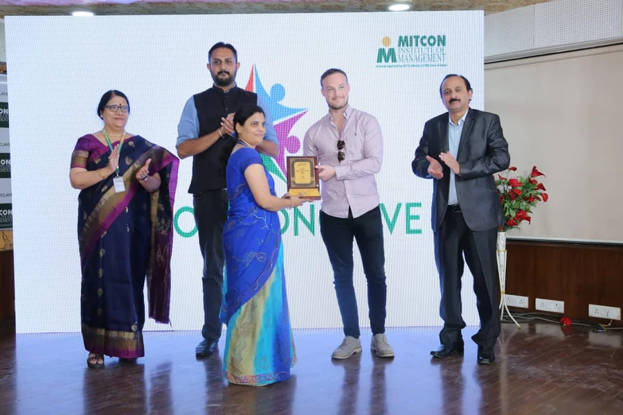 amaj Bhushan Purskar - Dr S P Mantri